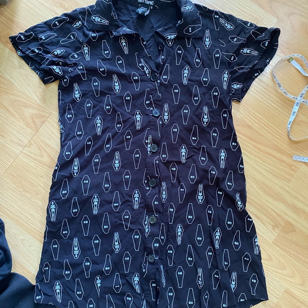 Hot topic coffin dress with pockets!